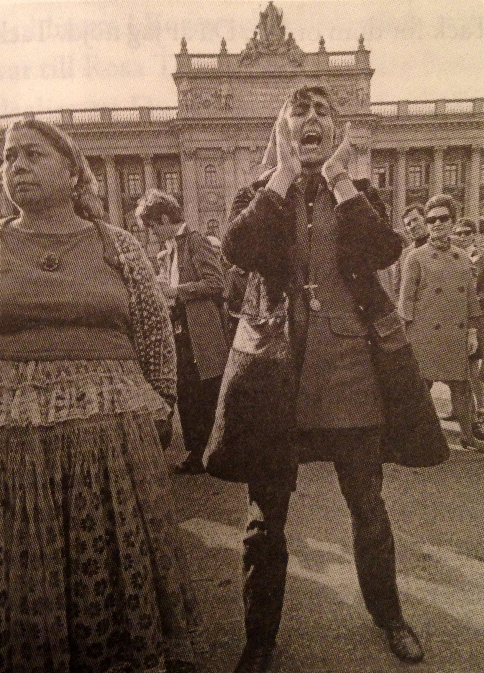 Katarina Taikon, demonstration framför Riksdagshuset 26 september, 1969. Foto: Folke Hellberg/SCANPIX.
